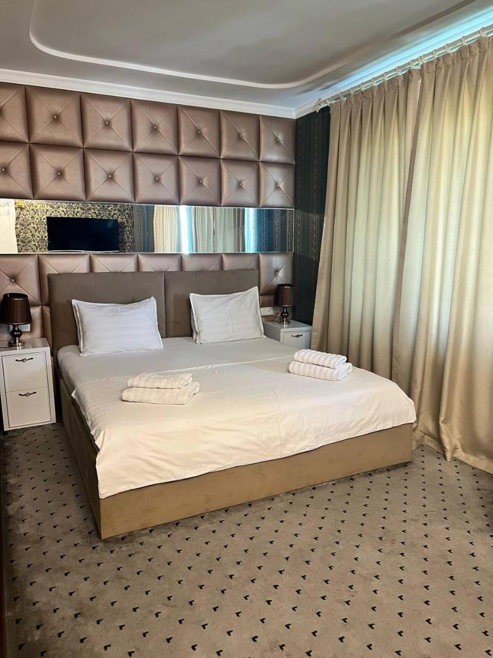 Orzu Hotel นามางกาน ภายนอก รูปภาพ