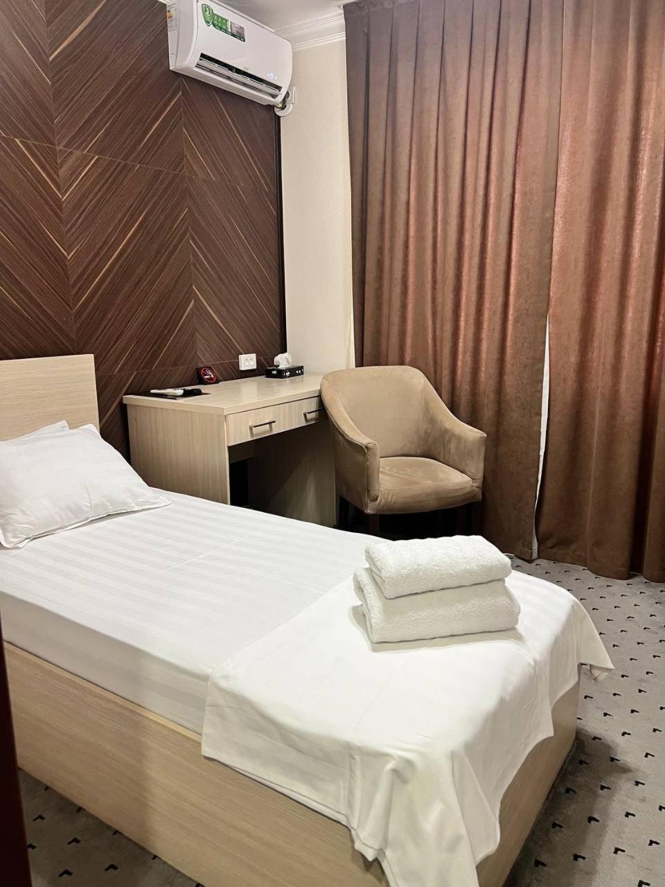 Orzu Hotel นามางกาน ภายนอก รูปภาพ